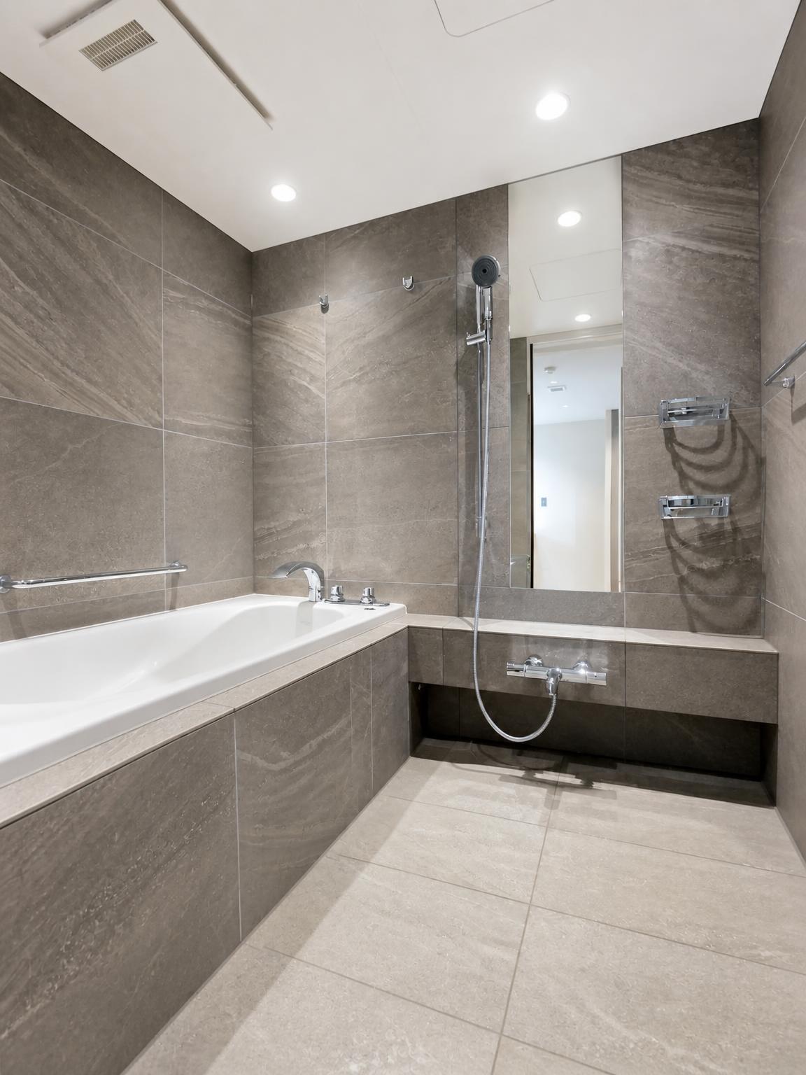 Polished Apartment in Tokyo — photograph 5