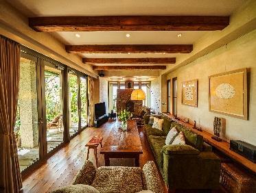 Grand Seven-Bedroom House in Fukuoka — photograph 4