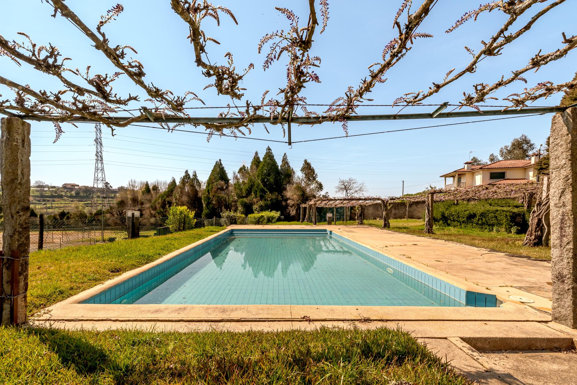 6-Bedroom House in Amares — photograph 2