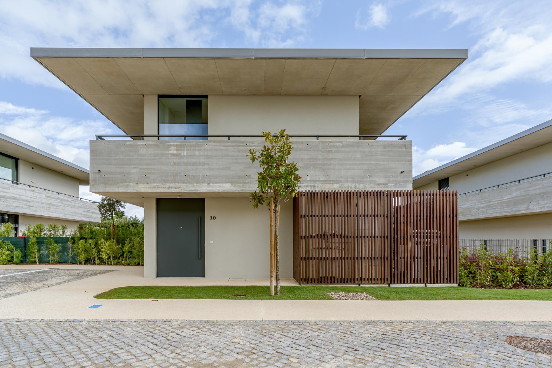 3-Bedroom House with Pool in Cascais — photograph 2