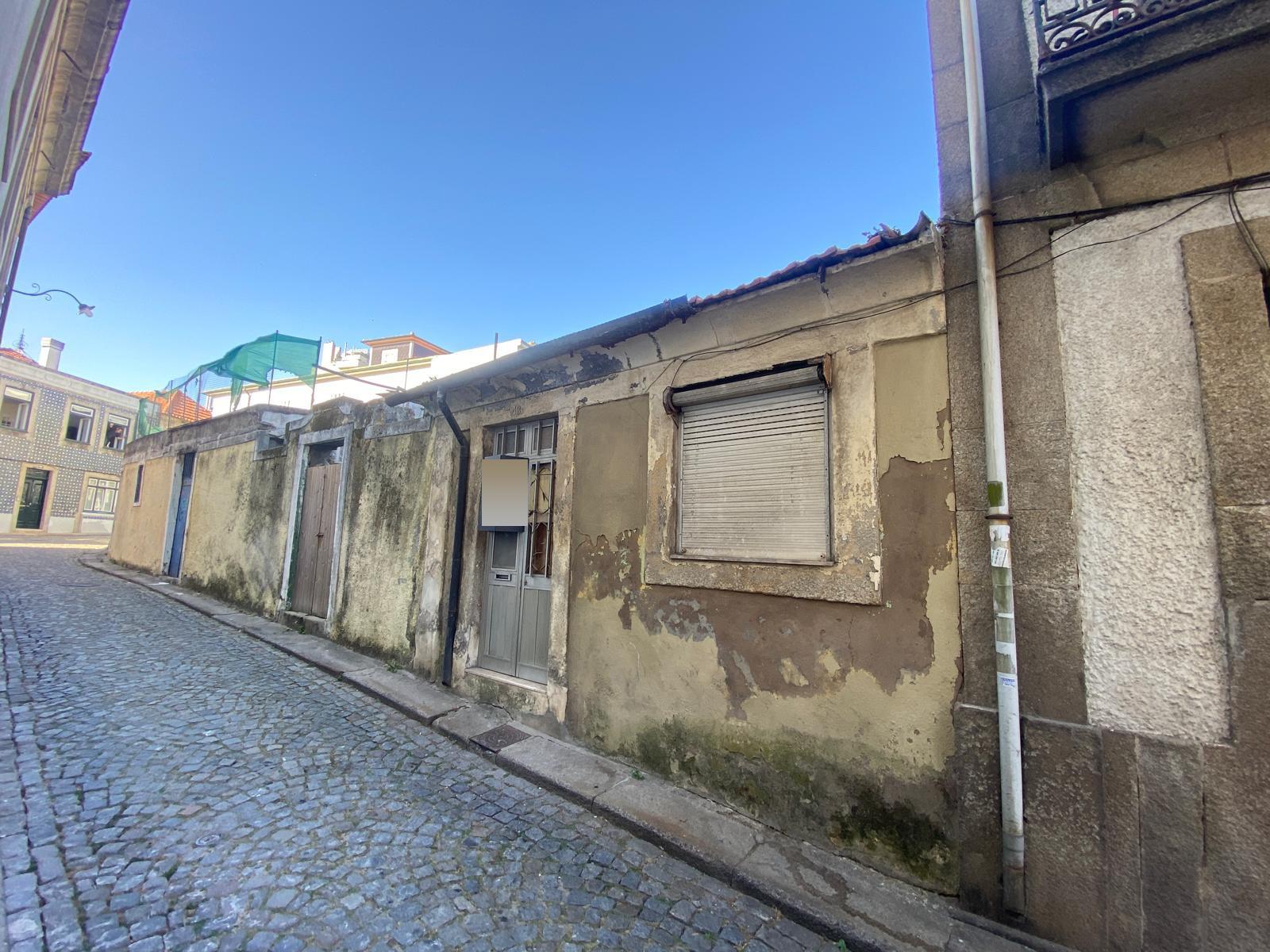 Building in Foz do Douro, Porto — photograph 3