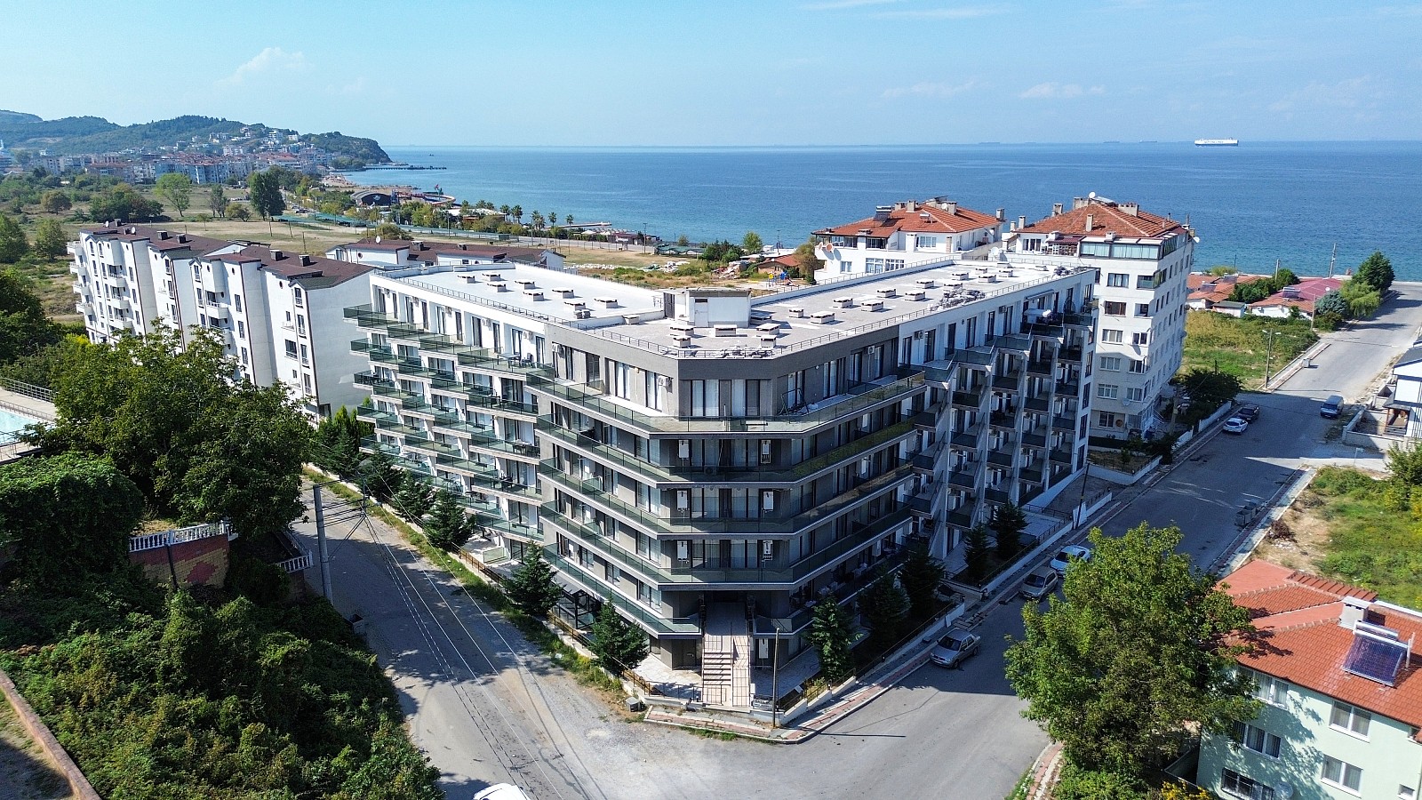 Apartments in Teşvikiye Bld. (Karşıyaka Mh.), Çınarcık (YVX-00023)