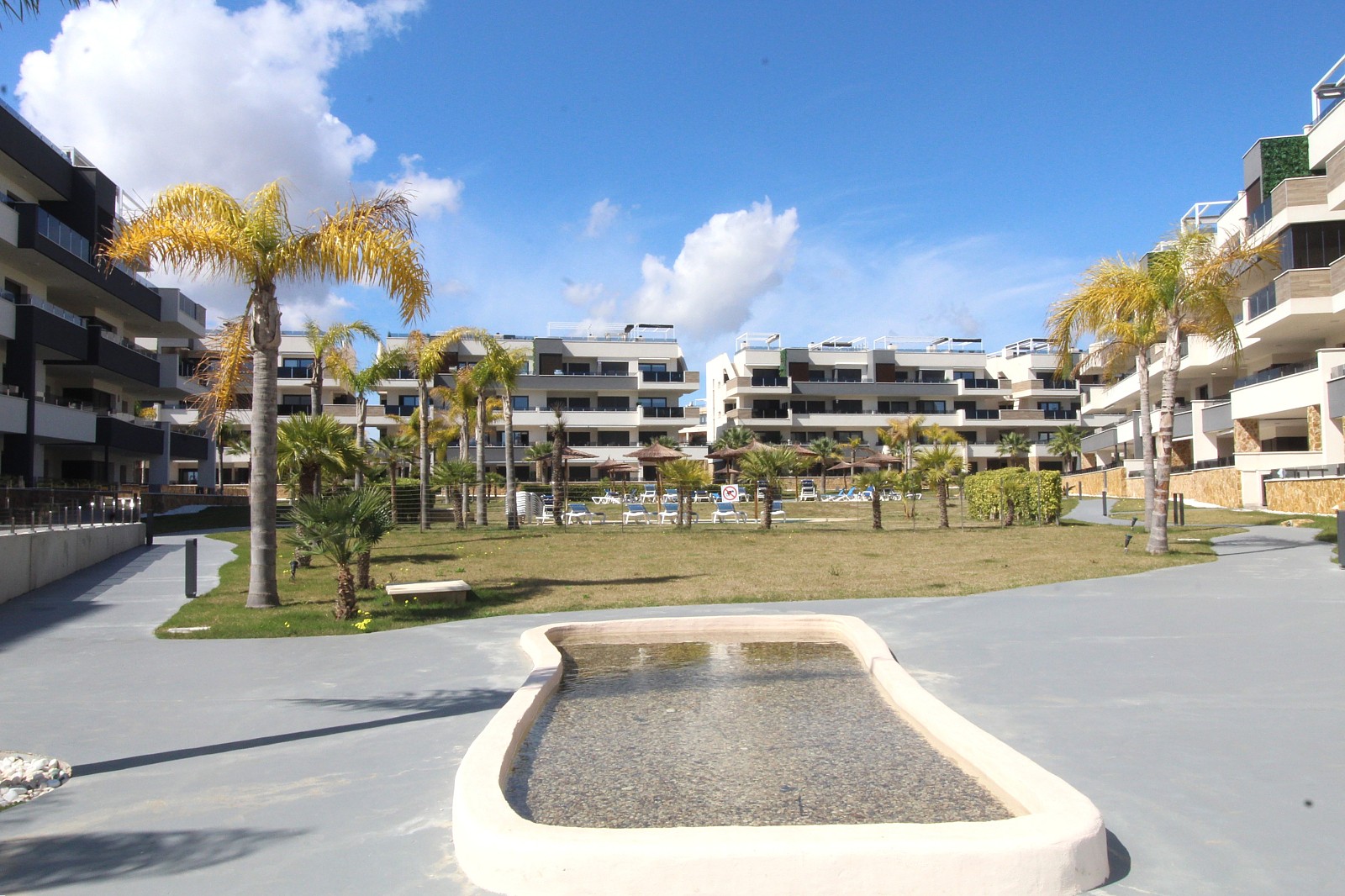 Apartments in Playa Flamenca, Orihuela (ALC-01210)